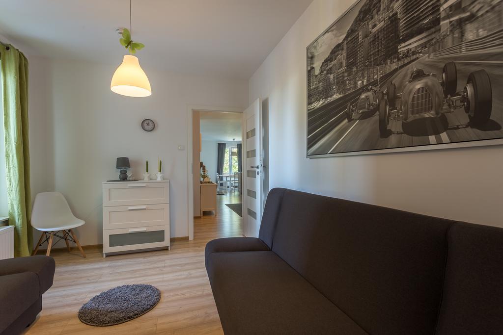Omi Apartments コウォブジェク エクステリア 写真